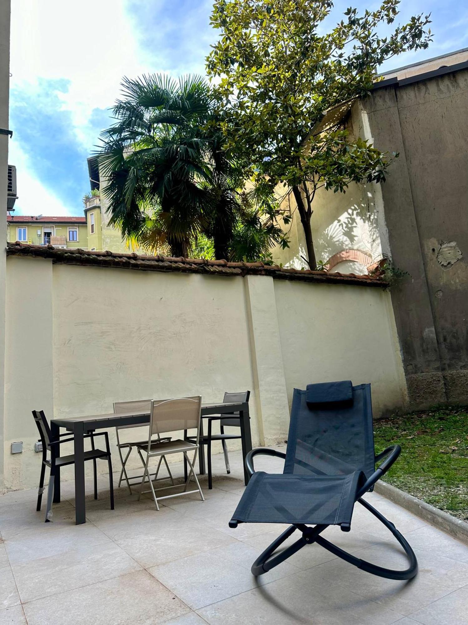 Lr Deluxe Apartments - Porta Venezia - Bilocale Con Giardino Privato Milão Exterior foto